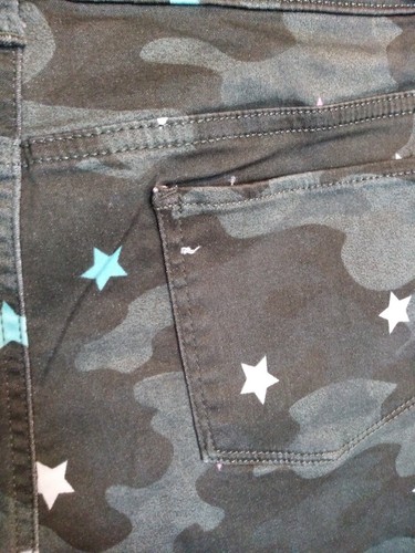 SO Girls Ultimate Army Green Bermuda Shorts Size 10 NWT Reg $28 - Picture 6 of 11