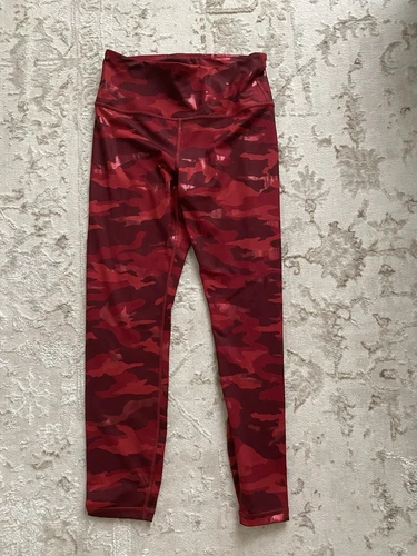 Athleta Elation Train Printed 7/8 Tight SMALL Camo Lux Red Run Compression