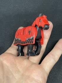 LEGO Horse Armored Red Barding From Set 70402 Gatehouse Raid Black Dragon Heads