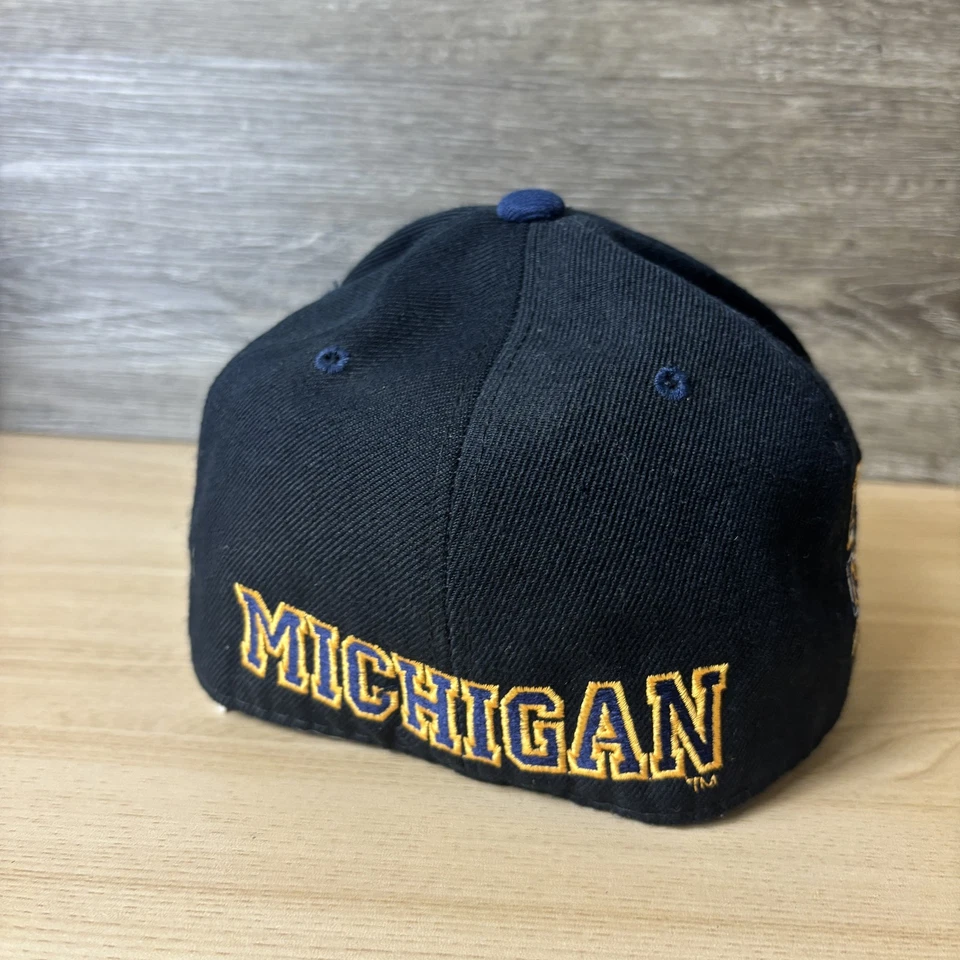 Vintage Michigan Wolverines Hat Cap Fitted Mens 6 7/8 NCAA College Basketball 90 - Image 4 of 4