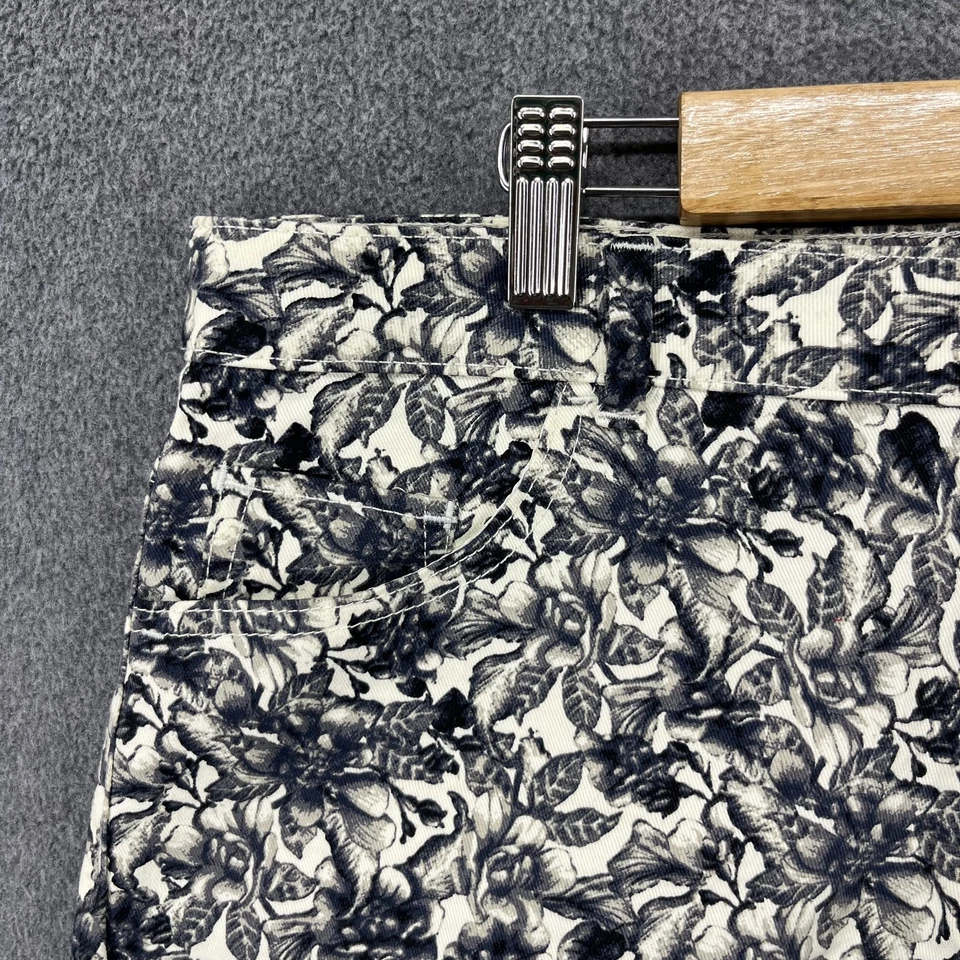 H&M Pantalones Cortos Mujer 8 Negro Blanco Estampado Floral Tiro Medio Algodón Elastizado Verano Foto 4 de 4