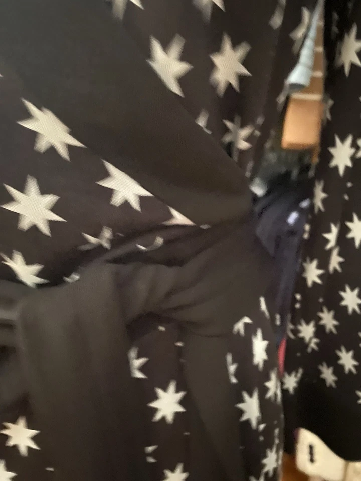 Vestido envolvente de seda con estampado de estrellas Diane Von Furstenberg “Taurus”, usado en excelente estado, ¡US 12! Foto 3 de 4