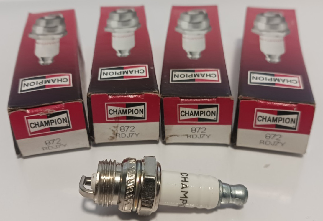 4X GENUINE CHAMPION COPPER PLUS SPARK PLUGS NOS RDJ7Y 872 FREE SHIPPING