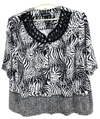 MAGGIE BARNE Women's Stretch Polyester Blouse Short Sleeve Animal Size 2X PLUS