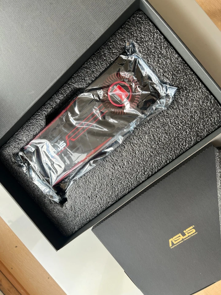 AMD Radeon HD 7970 Ref 3GB Graphics Card, Mac Pro Flashed for Apple Boot Screens - Image 3 of 4