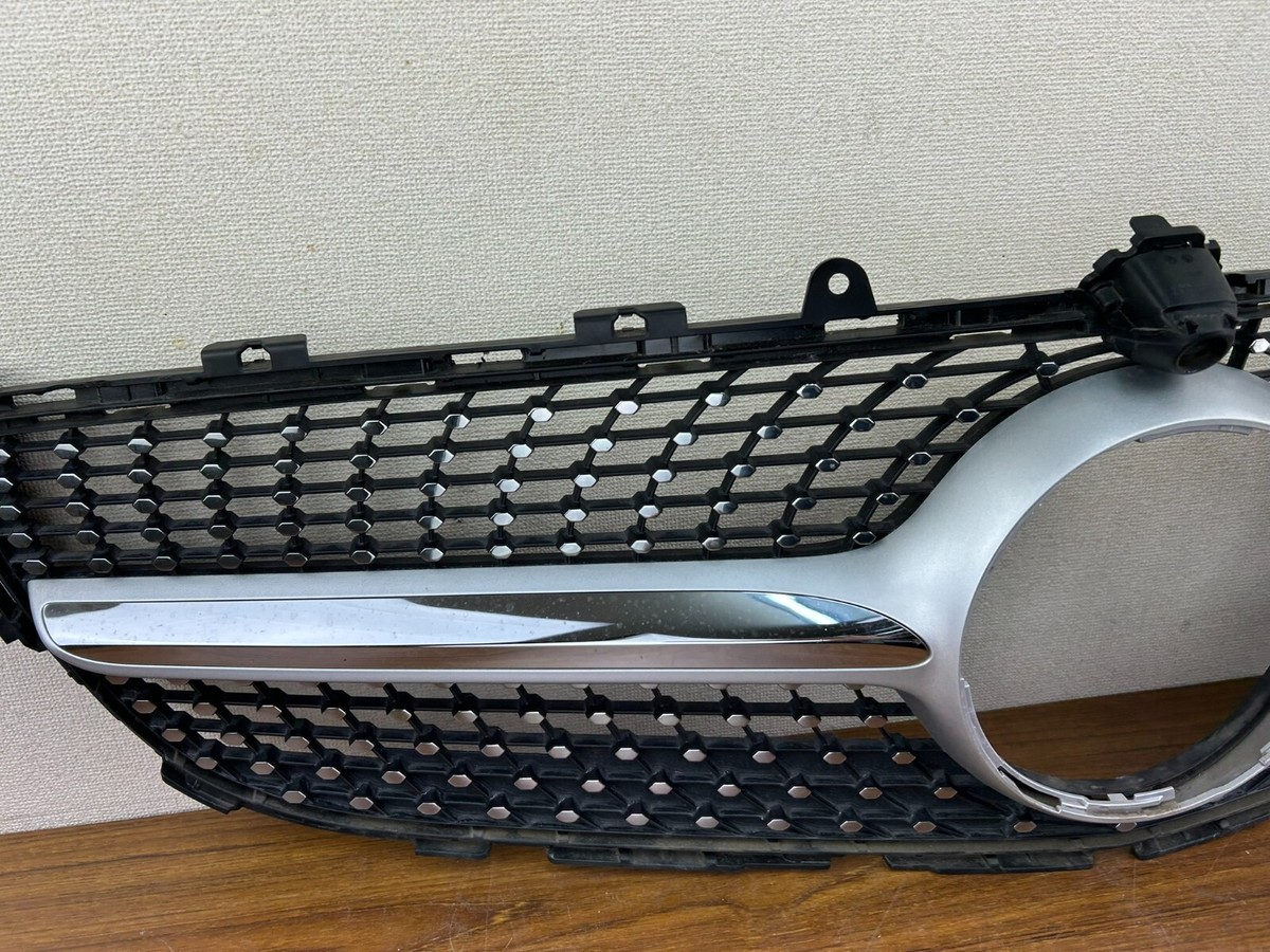 Mercedes-Benz W218 CLS CLS550 CLS63 Grille Grill A2188850700 I83