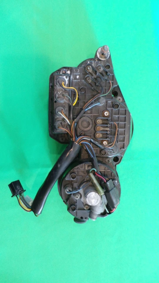 YAMAHA FZR 250 3LN INSTRUMENTS CLOCKS GAUGES WITH DAMAGE LOOK PICS - Image 4 of 4