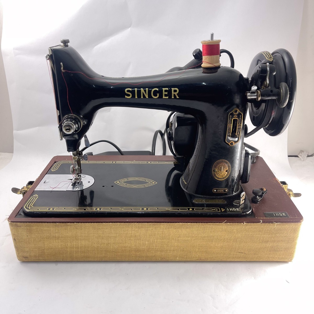 Vintage SINGER 99k Electric Portable Sewing Machine with Case