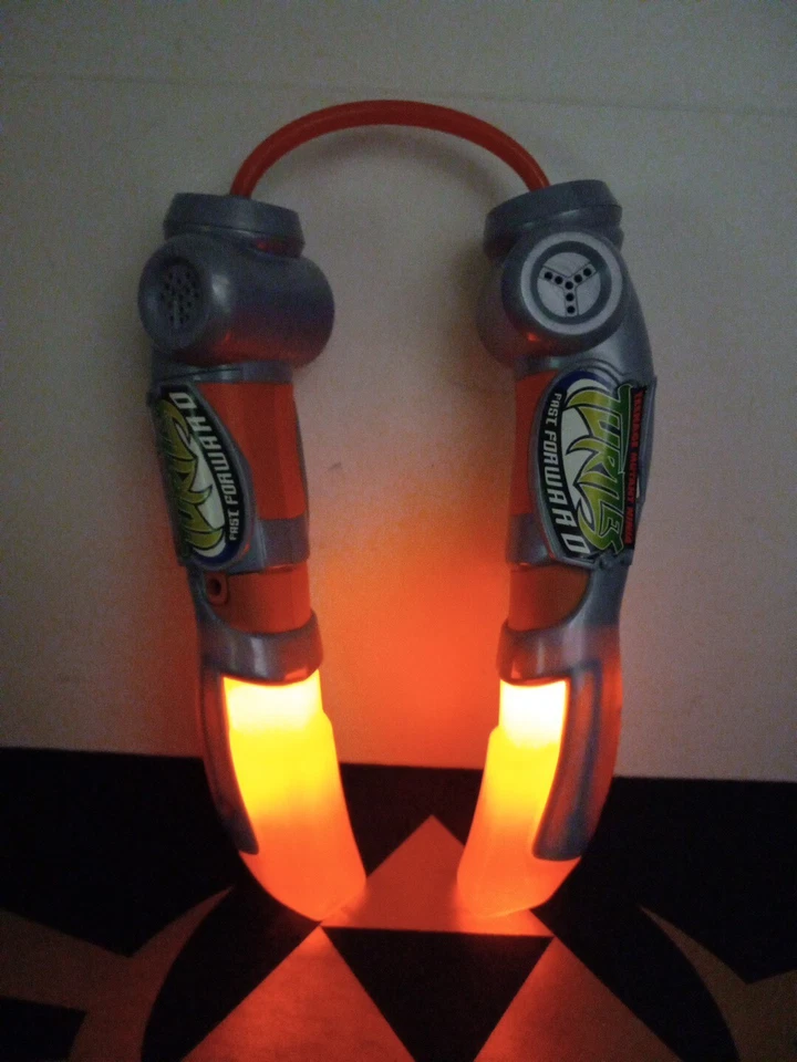 Teenage Mutant Ninja Turtles 2006 avance rápido electrónica fusión FX Nunchaku Foto 4 de 4