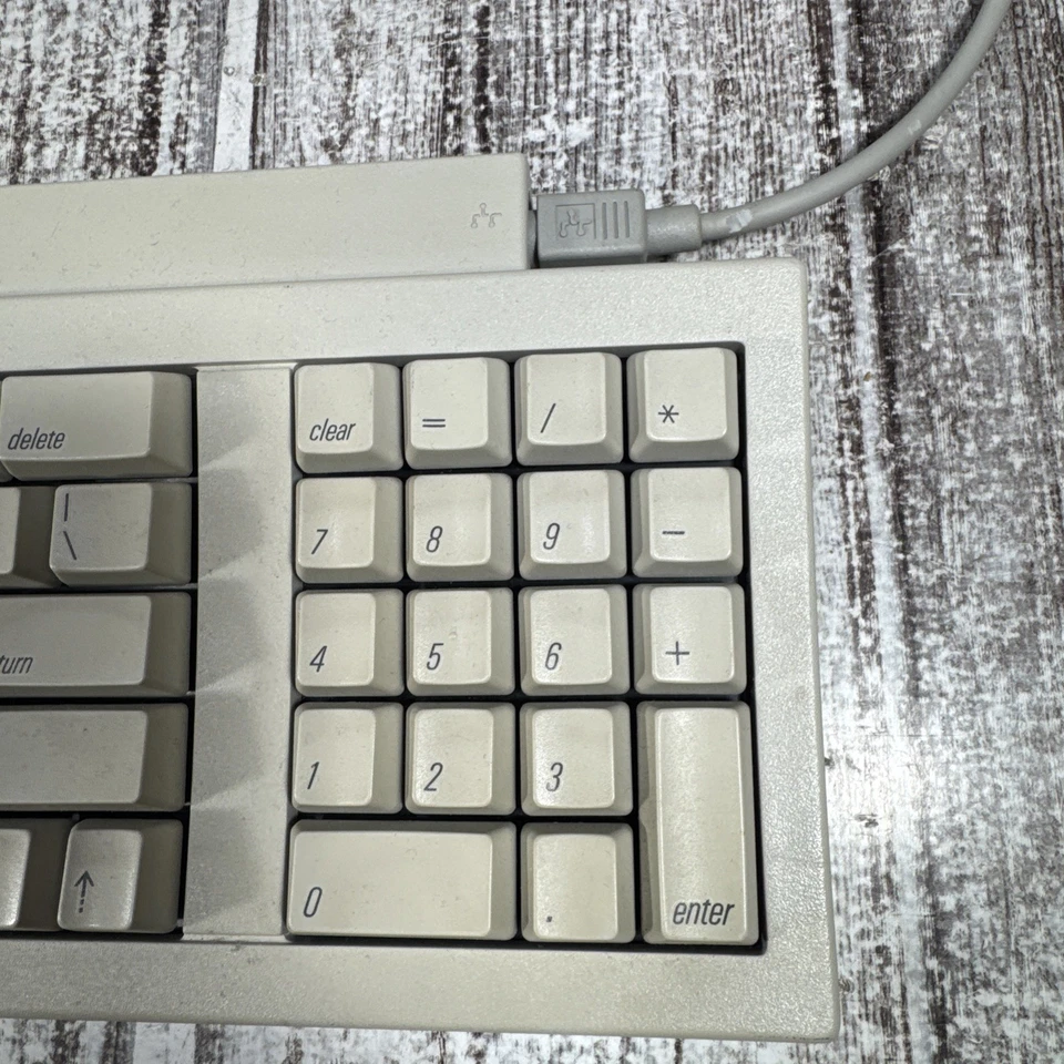 Vintage Apple Keyboard II - ADB - Macintosh - M0487 - Image 4 of 4