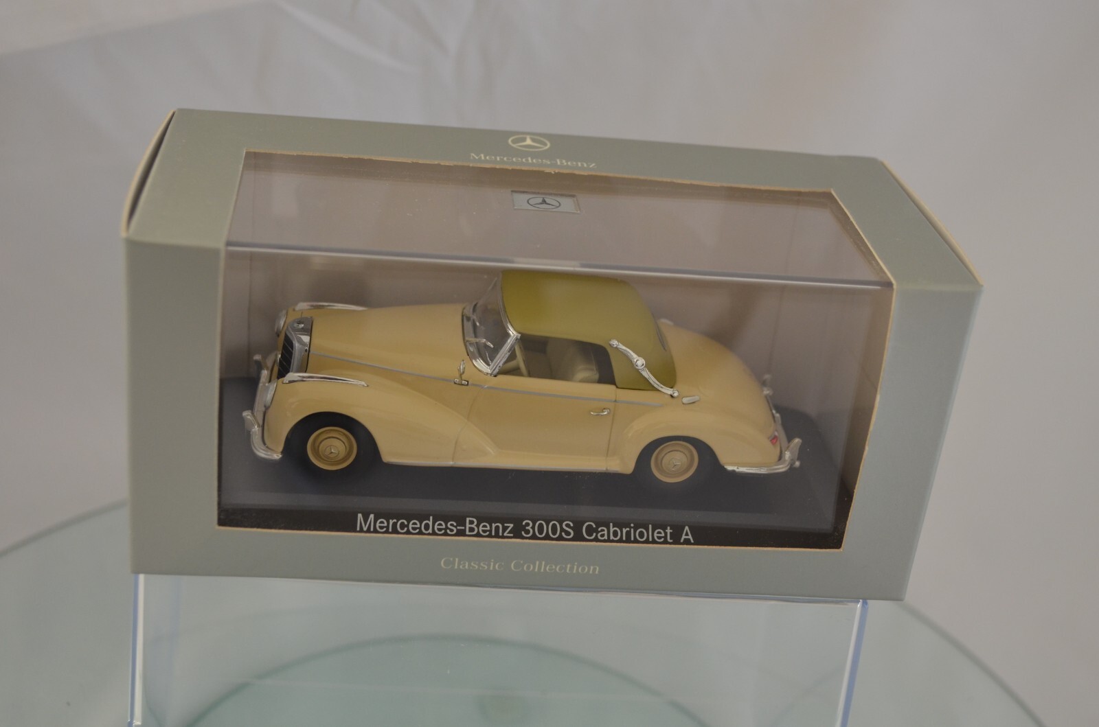 Mercedes Benz 300 S Cabriolet A Minichamps miniature de collection 1/43 en zamac noir