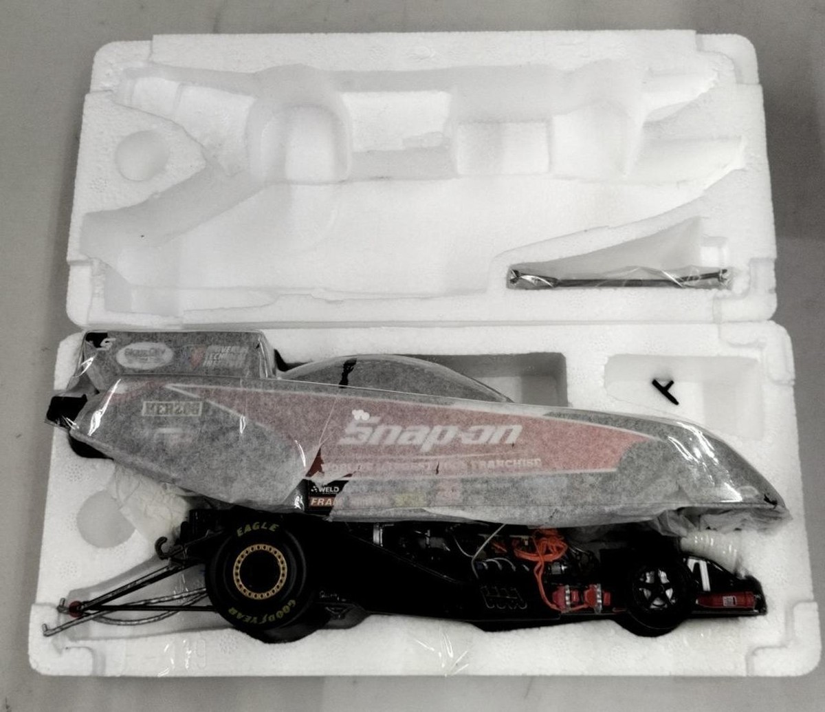 NHRASnap-on 2010 Cruz Pedregon 1/24 ミニカー $_12.JPG?set_id=880000500F