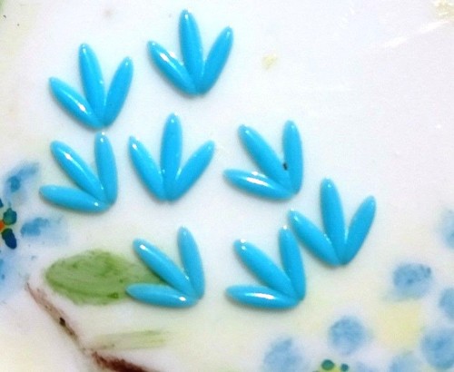 Vintage Leaves Cabochons acrylic Blue Findings Tiny Leaf Lot Flower NOS #1649
