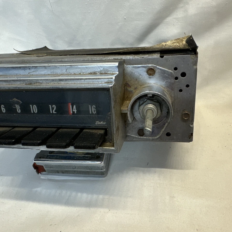 Rádio de carro 1967 1968 Chevrolet Camaro Chevell 986846 AM Delco - Imagem 4 de 4