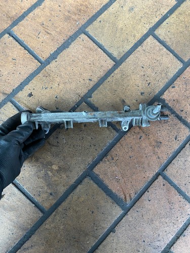 Original Suzuki Alto 1.1 F10DN 46kW 63PS Einspritzleiste Düsenstock Mikuni