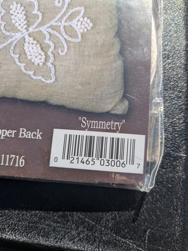 Design Works "Symmetry" Kerzendocht-Set 14 vorgenähte Kissen-Set mit Reißverschluss Neu in Verpackung - Bild 3 von 5