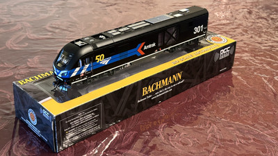 Bachmann ALC-42 Diesel Electric Locomotive (68303) Amtrak 50th Anniversary
