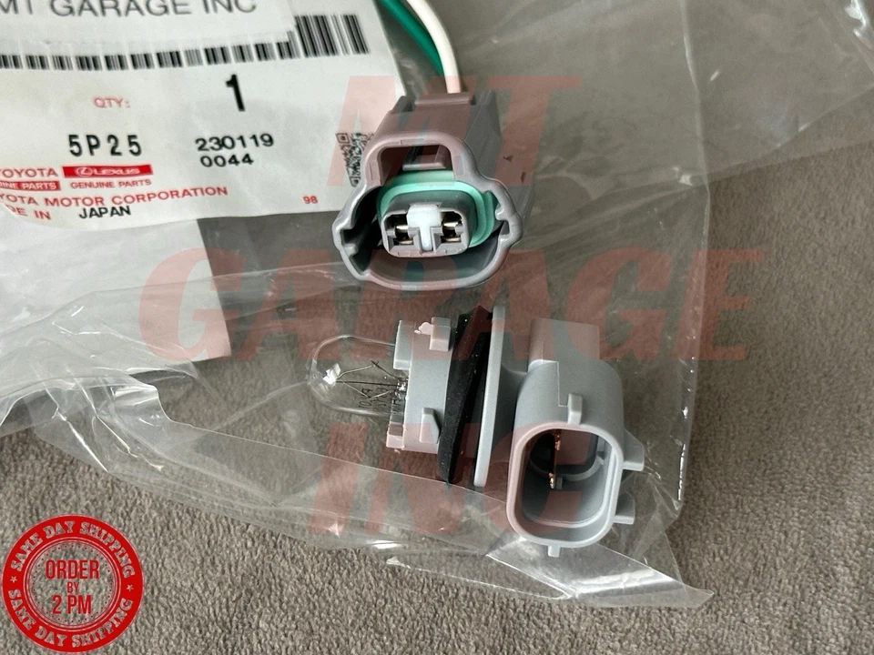 2012-2015 Scion iQ 原始设备制造商正版侧标记灯连接器带插座 + 灯泡 — 第 2/4 张图片