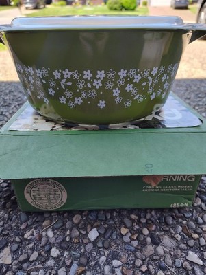 Vintage 1950s Pyrex Spring Blossoms Casserole Dish With Lid And Box 2.5Q