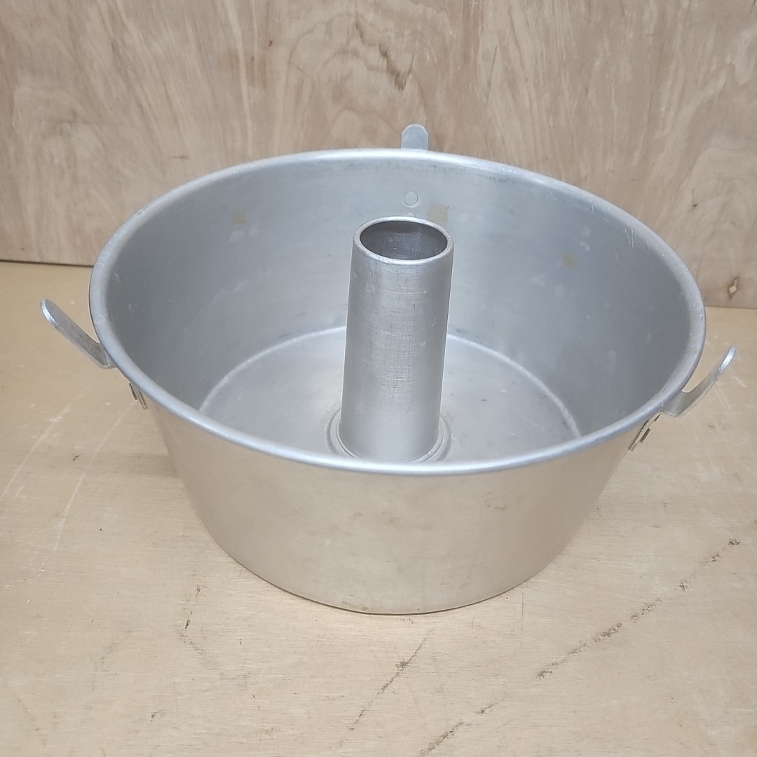 Vintage Angel Food Cake Tube Pan 1 One Piece 10 inch 10