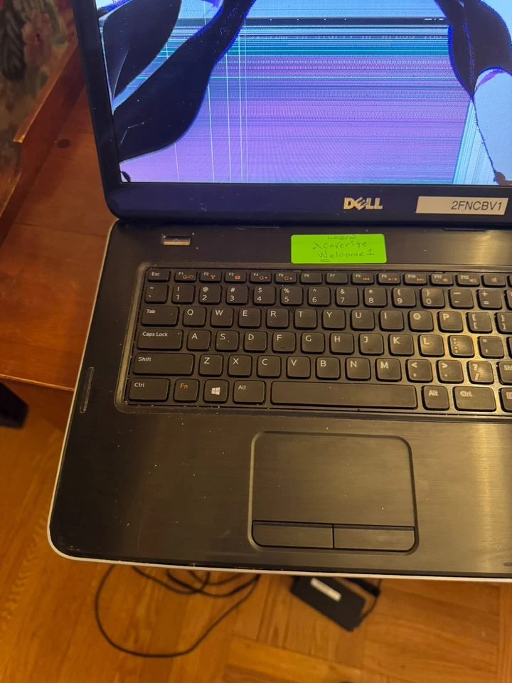 Dell Vostro 2520 – 2ª Geração i3 – 2GB de RAM – Tela Quebrada – Sem HDD/OS – Peças/Representação - Imagem 2 de 4