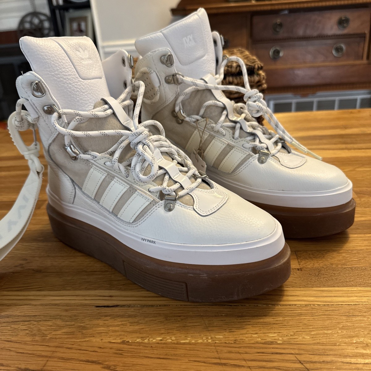 靴 Ivy Park x adidas Supersleek Long Boots adidas Super Sleek Boot Beyonce Ivy Park Halls of Ivy