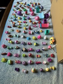 Disney Doorables , Shopkins, Hatchimals , Littlest Pet Shop / Random Figures !!!
