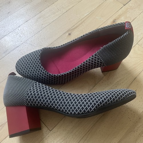 BETA BRAND Pumps Heels Women Shoes Size 10 Block Chunky Heel Slip On EUC - Picture 2 of 11