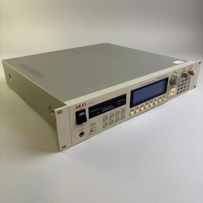 Akai Professional S3000XL Digital Sampler 32-stimmig 16-bit Rackmontage...