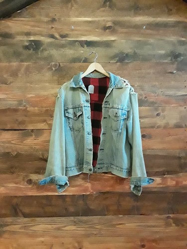 Vtg 90s LEVIS Thrashed Denim Jacket REPAIRED Type