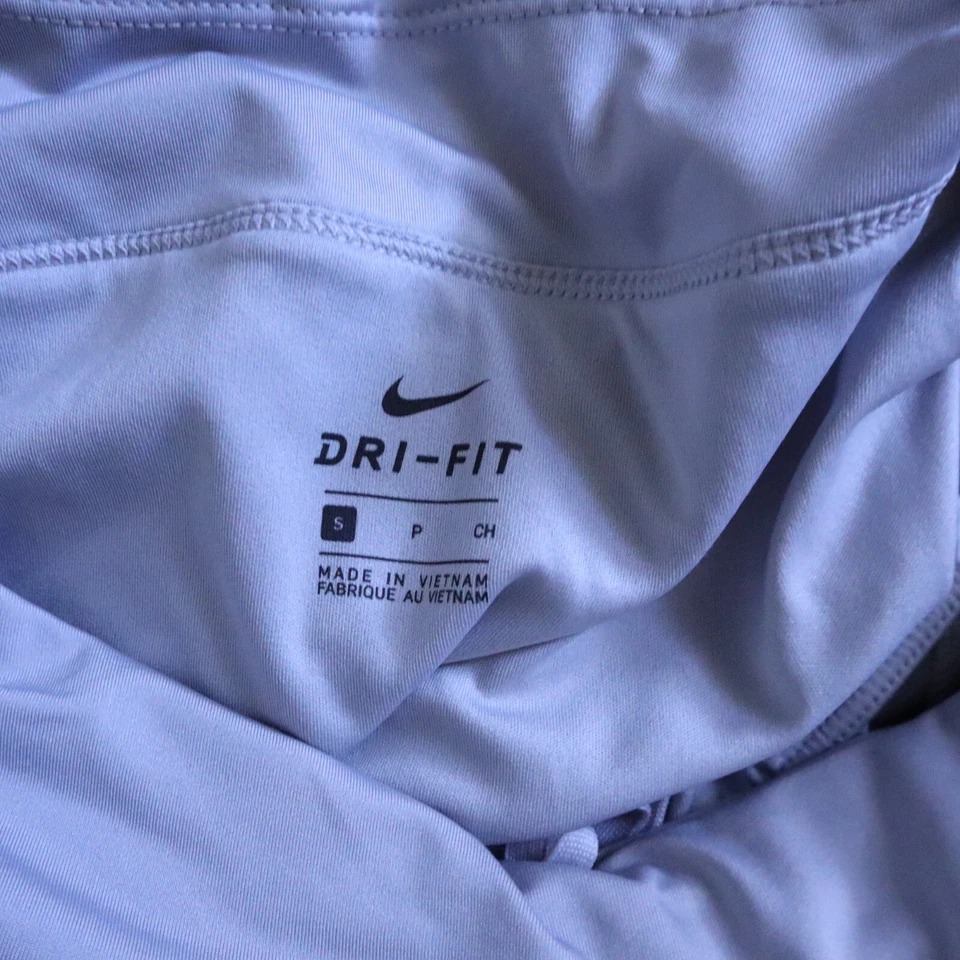 Pantalones cortos deportivos Nike para mujer gris Dri Fit incorporados talla pequeña Foto 4 de 4