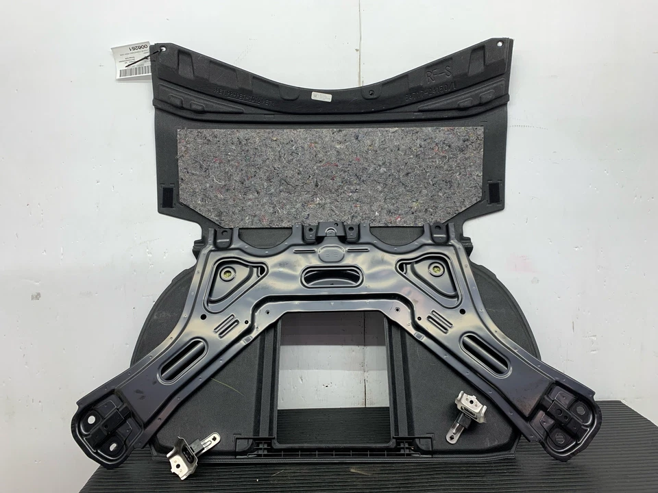 Lexus RC-F 2015-2019 OEM maletero cubierta delantera moldura 6471724150 Foto 2 de 4