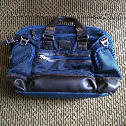 Borsa Sportiva Spider-Man Endless Fun – Blu Navy, Tracolla Regolabile, Due Maniglie, Tasca Interna, Per Bambini E Ragazzi - 3