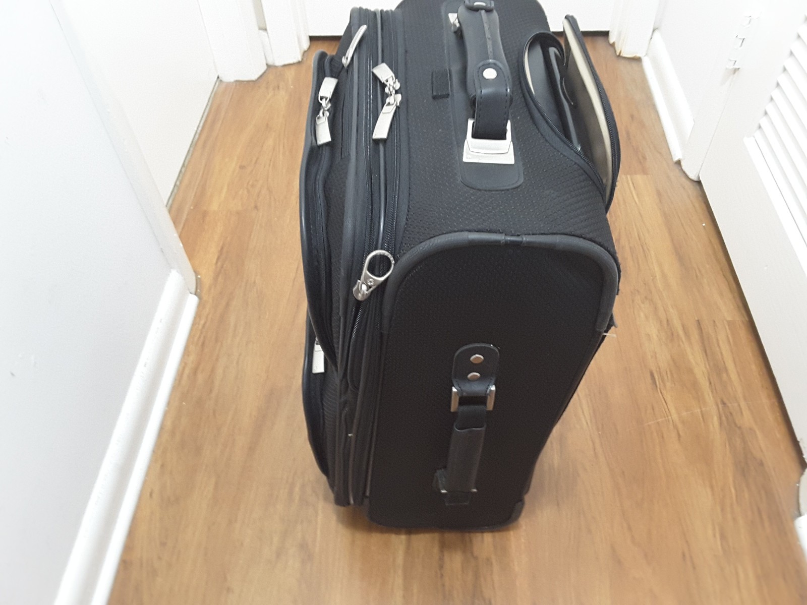 Samsonite sturdy Softside Luggage expandable 2 Wheel 22"x14.5x9"