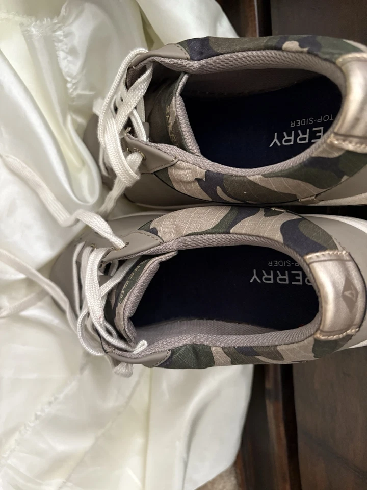Sperry Taupe Camo Lace Up Sneakers Women's Size 8.5 M Low Top - Image 3 of 4