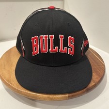 Chicago Bulls Hat Cap 8 Fitted Black Red Embroidered Logo New Era 59Fifty Mens