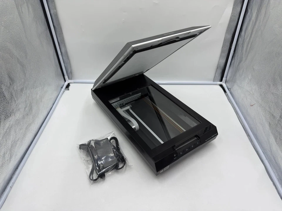 Epson Perfection V600 Photo Document Scanner J252A with Power Supply Tested - Image 2 of 4