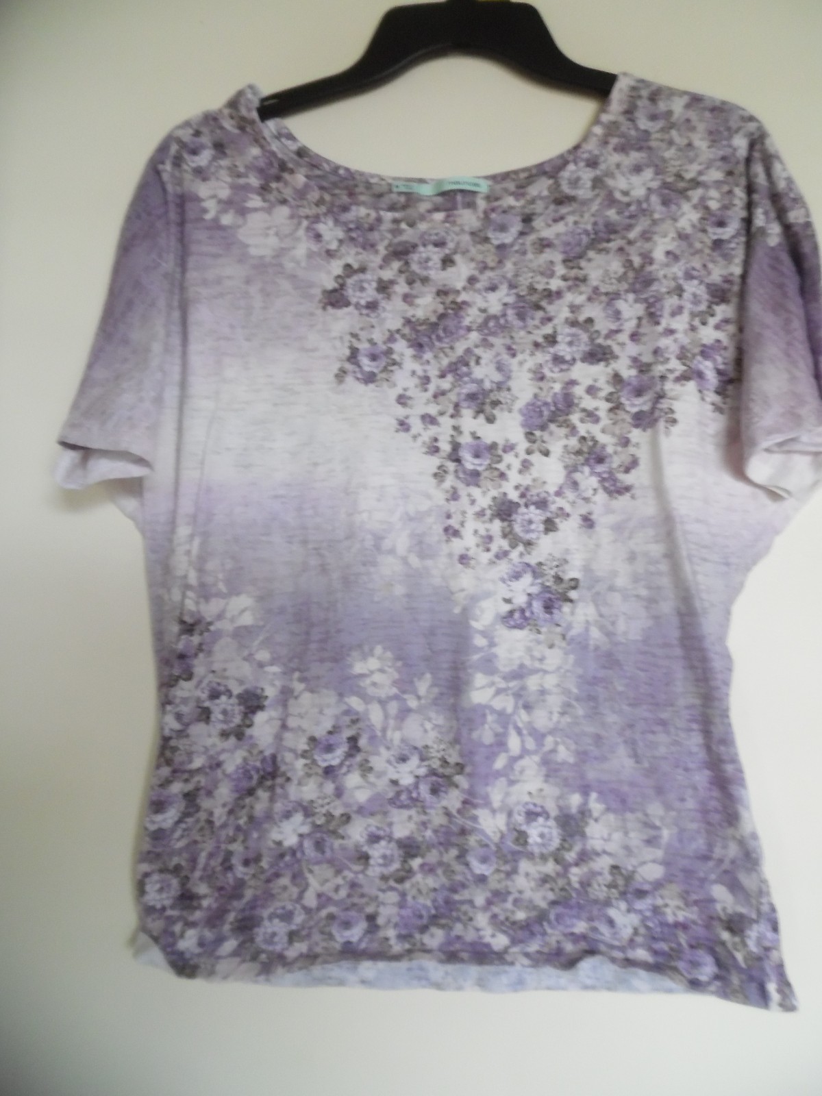 Maurices Floral Short Sleeve Knit Top Blouse Size M in Multi Colors
