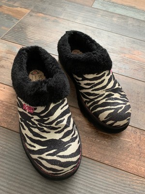 skechers fuzzy slippers