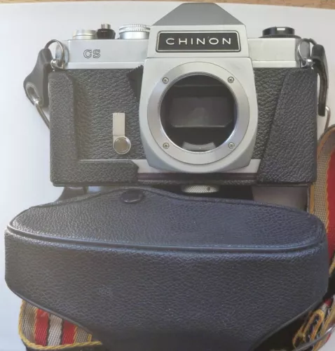 CHINON CS 35mm SLR silver body with case, strap and battery. WORKING