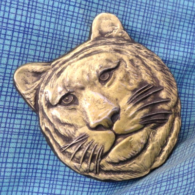 Tiger Dress Belt Buckle Sports Mascot Logo Vtg 1976 Lewis Buckles Chicago.GMP075