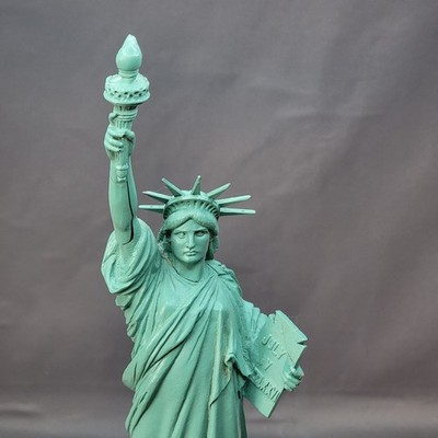 Statue of Liberty 自由の女神　AtLast&Co 1982 SL/EIF INC Vtg 15” LADY Statue of LIBERTY 1984 Wang Jida New