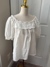 Solitaire Puff Sleeve Boho Top. Floral Crochet & Lace Doily Detail. White. S