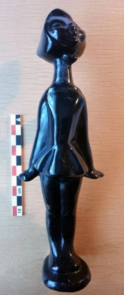 Chica rusa en un pañuelo soviético URSS figura de plástico duro Vintage 1032 - Imagen 2 de 4