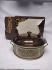Vintage Brown Pyrex Casserole Baking Dish 2 Qt Lid & Metal Gold Harvest Carrier