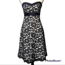 White House Black Market size 2 strapless black lace white lined prom dress