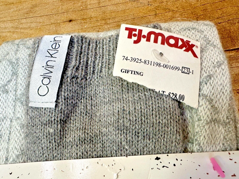 Calvin Klein Muffler Scarf and Touch Gloves - 2 Piece Set - Heather Gray 💗NEW💗 - Image 2 of 4