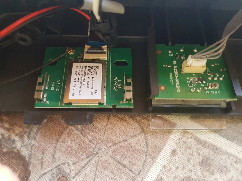 TCL 32ES560 - 32" -  HD (Smart TV) CONSOLLE AUDIO CON WI-FI  COMPLETA - Immagine 2 di 3