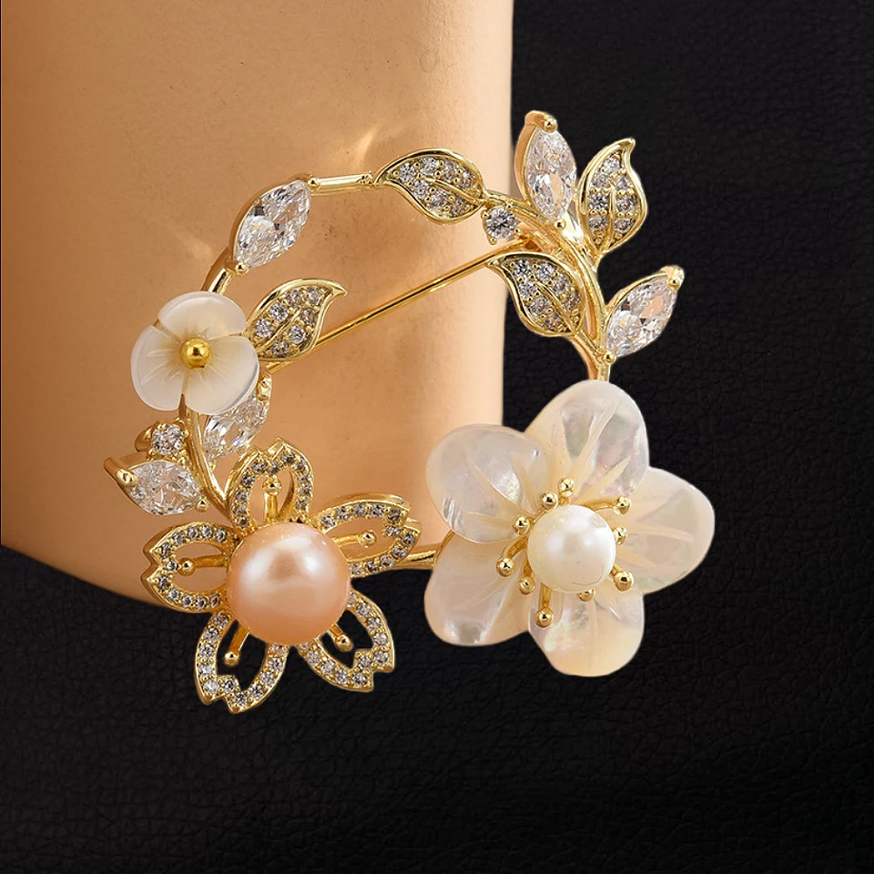 Broche prendedor para mujer chapado en oro concha perla circón cúbico flor hoja Foto 2 de 3