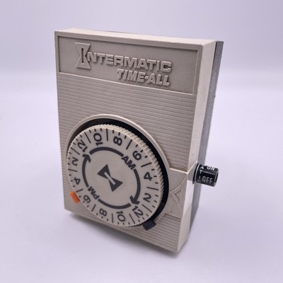 Vintage Intermatic Time-All Model D111 24 Hour Automatic Timer Appliances USA